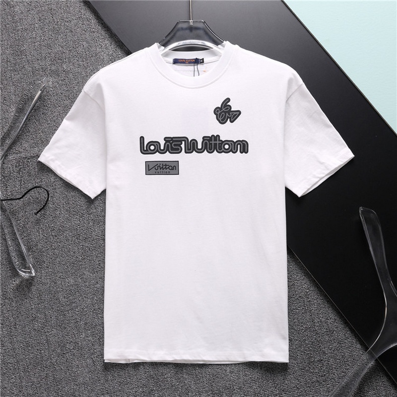 Louis Vuitton Men's T-shirts 1810